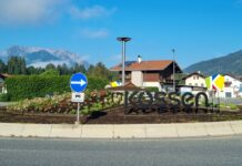Der Kreisverkehr Landbrücke erblüht