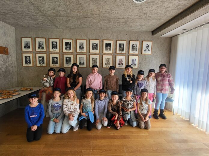 girls in politic (4)