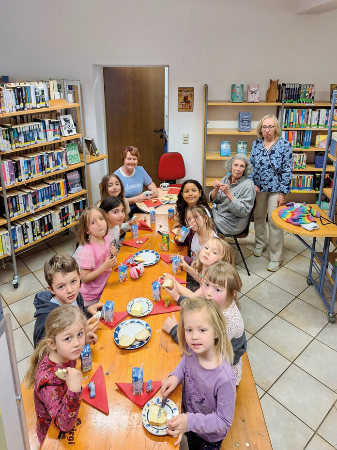 Bücherei PHOTO-2025-06-10-14-58-00