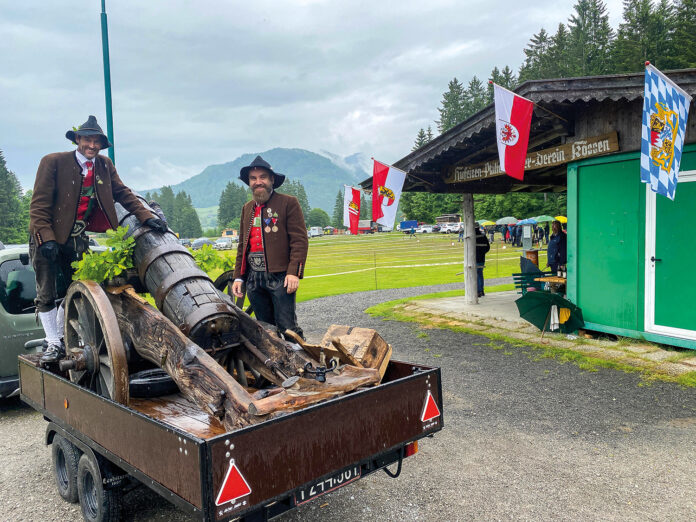 Trachtenverein Kössen bb8e2d1f-acfd-433c-b054-821162be799b